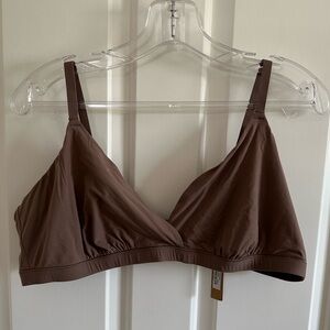 🐻🤎NWT SKIMS CROSSOVER BRALETTE🐻🤎